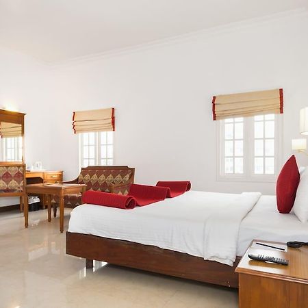 The Avenue Center Hotel Kochi Екстериор снимка