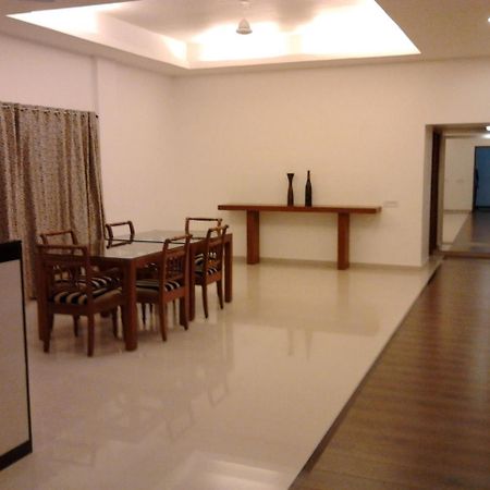 The Avenue Center Hotel Kochi Екстериор снимка