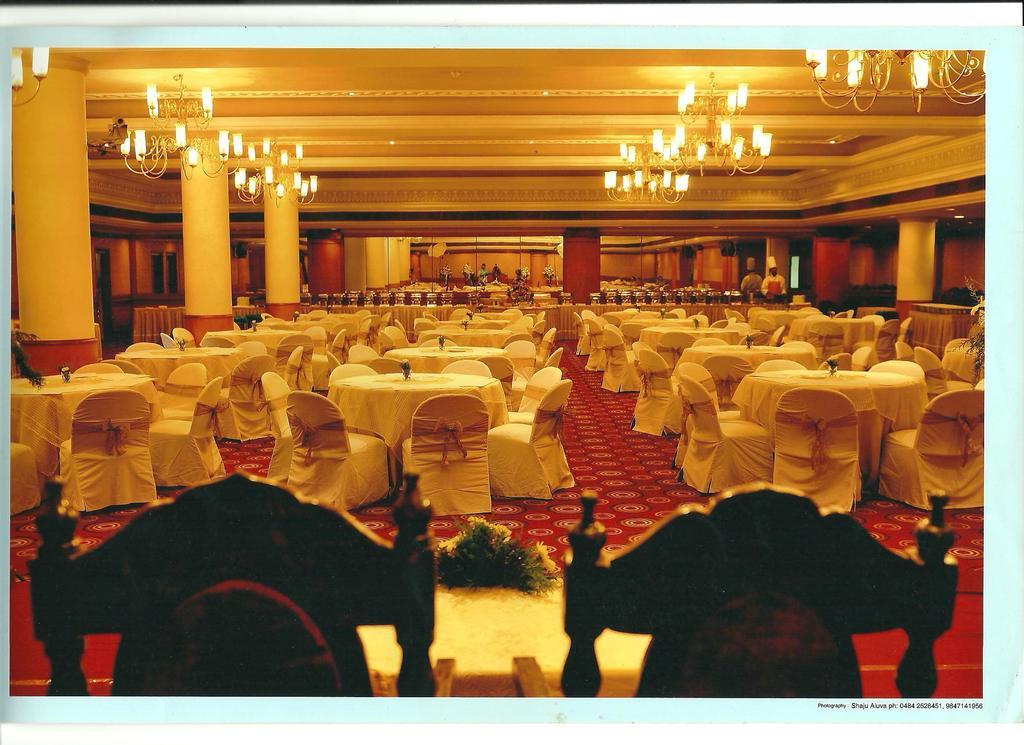 The Avenue Center Hotel Kochi Екстериор снимка