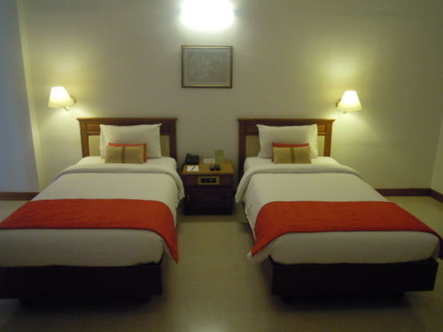 The Avenue Center Hotel Kochi Екстериор снимка