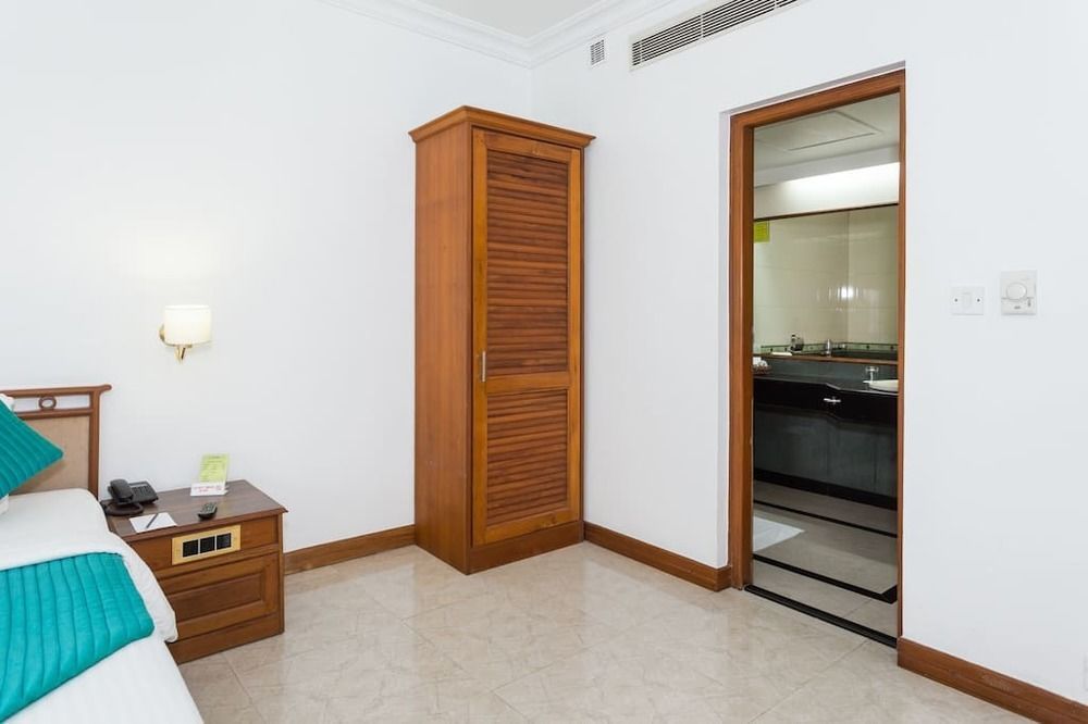 The Avenue Center Hotel Kochi Екстериор снимка
