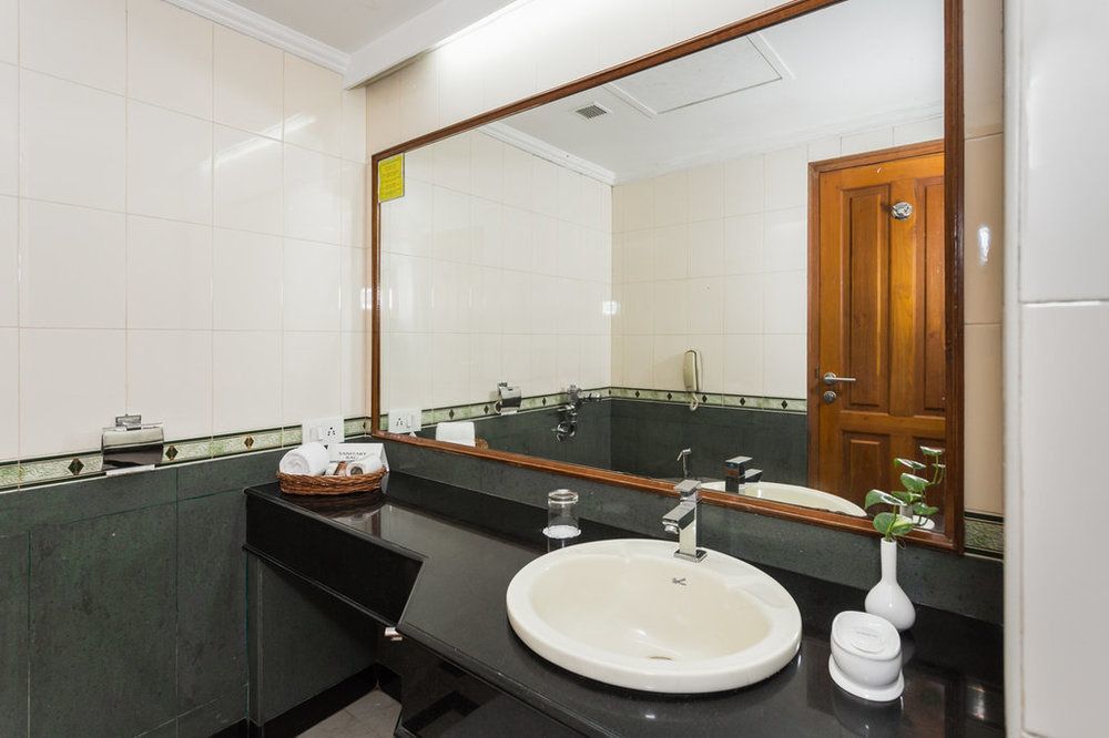 The Avenue Center Hotel Kochi Екстериор снимка