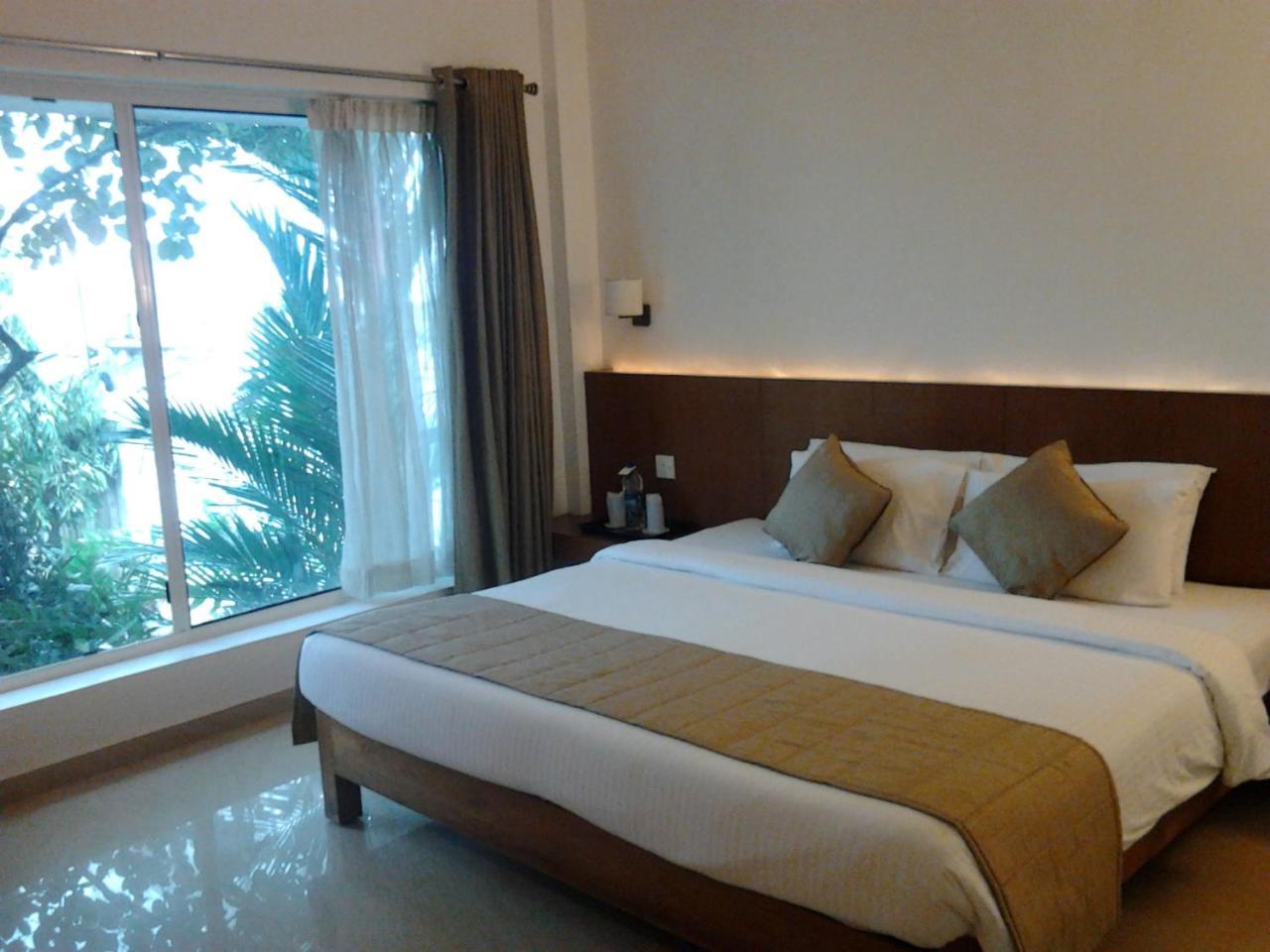 The Avenue Center Hotel Kochi Екстериор снимка