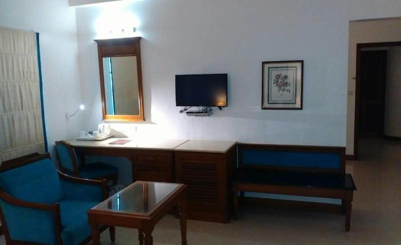 The Avenue Center Hotel Kochi Екстериор снимка