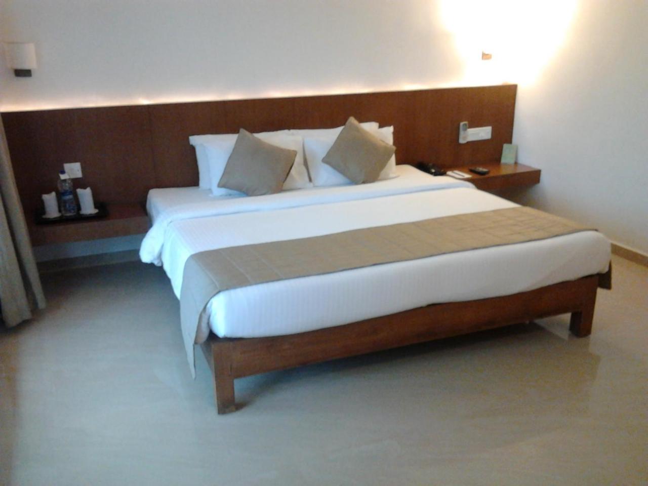 The Avenue Center Hotel Kochi Екстериор снимка